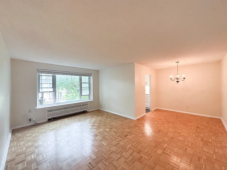 118 Montgomery Ave — Photo 3