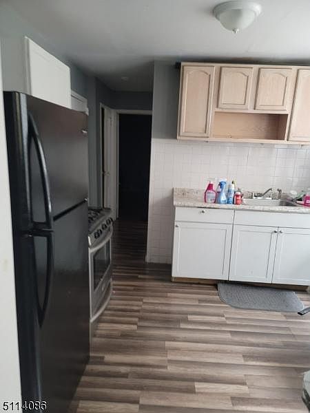 2nd image of 158 Dayton St