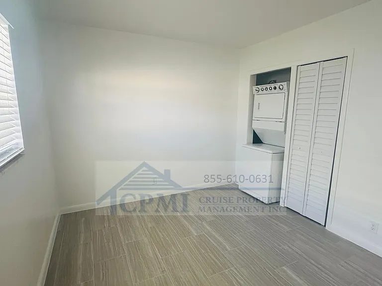 Ocean House - 360 Fiesta Ave Jupiter, FL 33469 — Photo 10