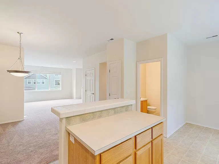 9215 SW Sweek Dr — Photo 8