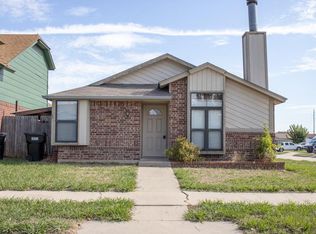 2146 Meench Dr, Moore, OK 73170