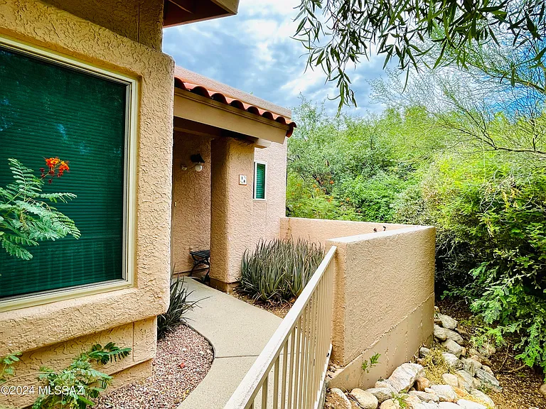 7601 N Calle Sin Envidia #18 — Photo 4