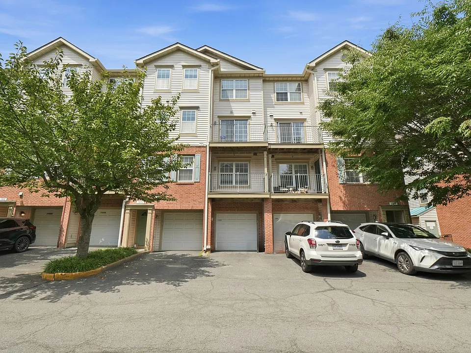 11876 Breton Ct #11A