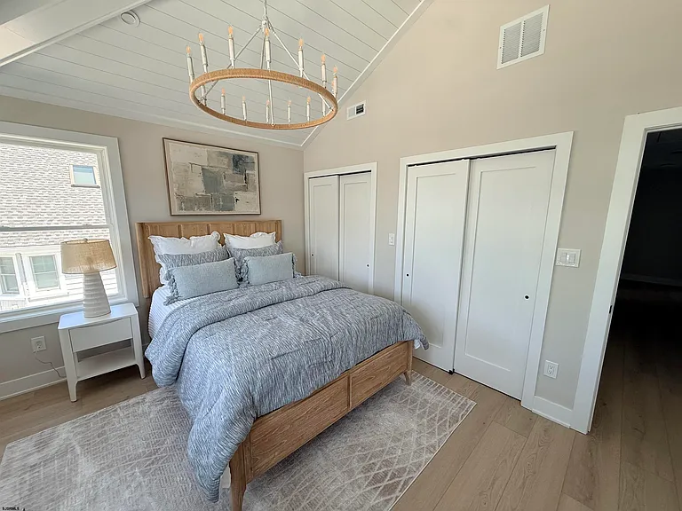 105 S Stratford Ave #MONTHLY LEASE JULY — Photo 44