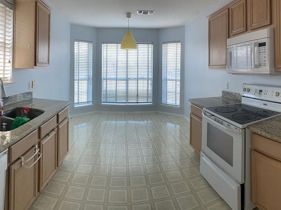 1st image of 746 Ponselle Dr