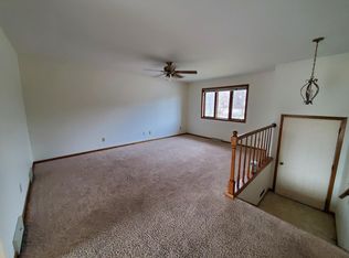 718 S Main St, Oregon, WI 53575