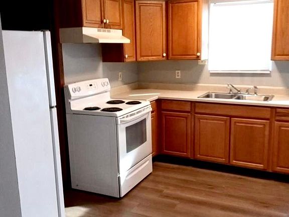 2nd image of 1800 E 42nd St APT G