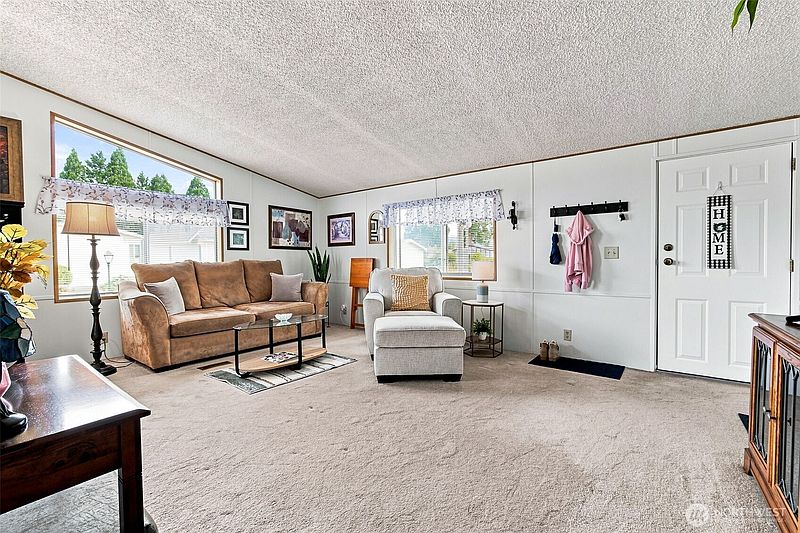 4th image of 802 Cottonwood Drive