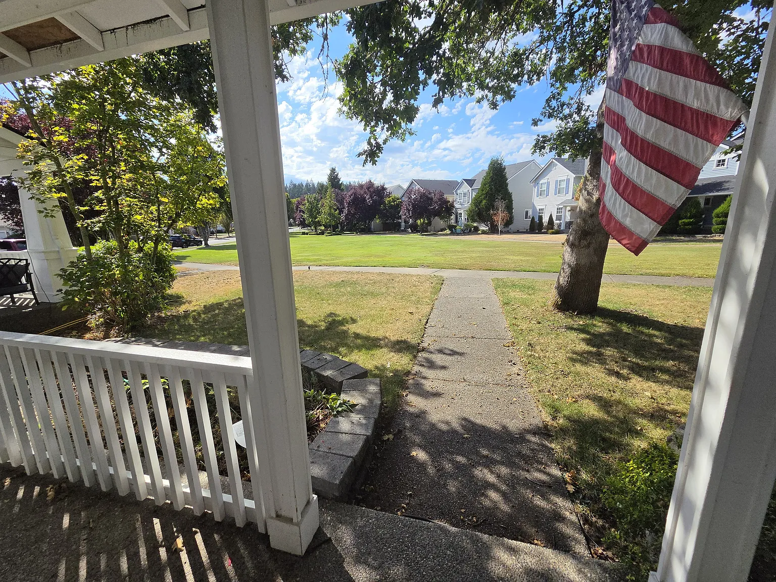 5 bed, 2.5 bath, 2620 sqft, $3,200 — Photo 4