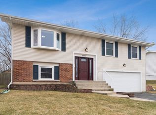 1717 Glen Lake Rd, Hoffman Estates, IL 60169