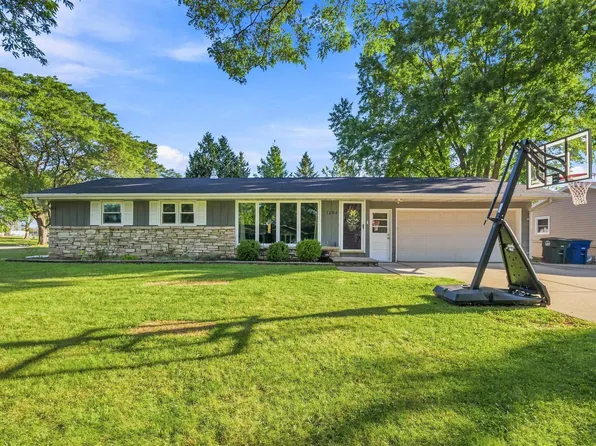 1294 Apache Ave, Green Bay, WI 54313