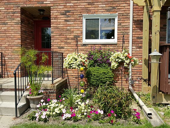 2nd image of 42358 Woodward Ave APT D2