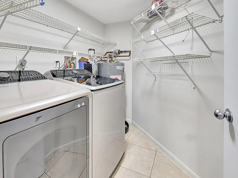 820 Lavers Cir #G402 — Photo 15