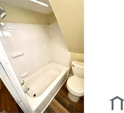 1514 W Champlost St #2F — Photo 15