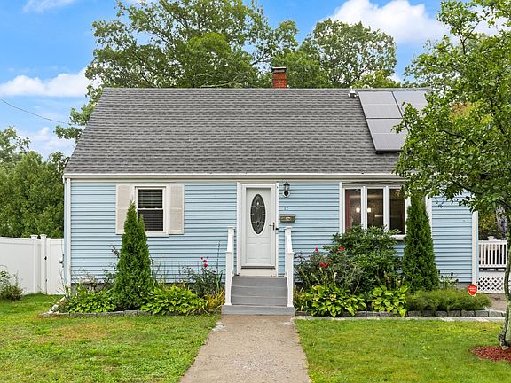 2nd image of 12 Cedar Cir