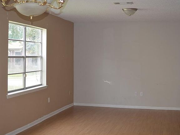4th image of 3828 Deercreek Ln