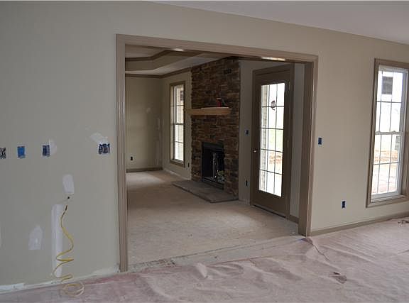 5th image of 4525 Crossroads Dr