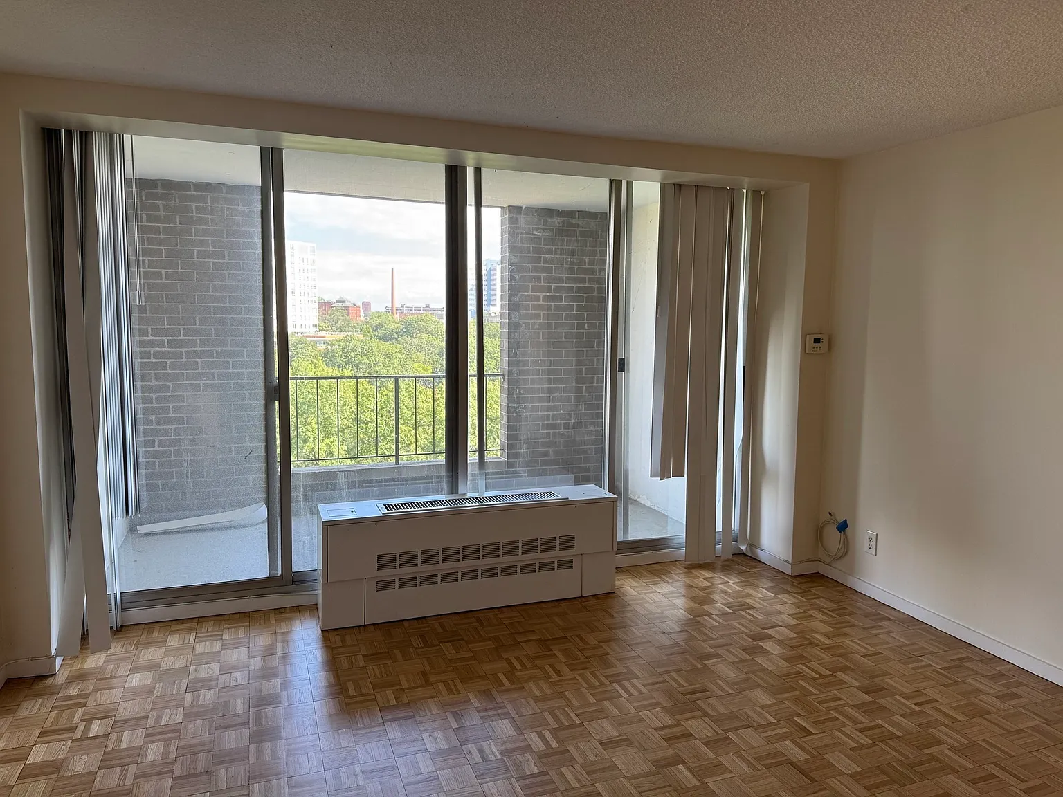 2 bed, 2.0 bath, 1300 sqft, $4,000 — Photo 4