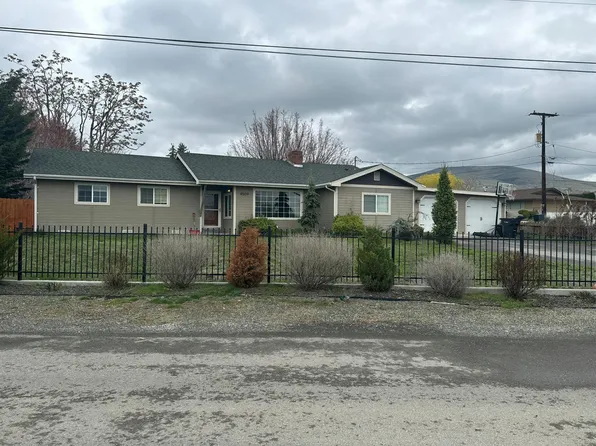 4509 Hillcrest Dr, Yakima, WA 98901