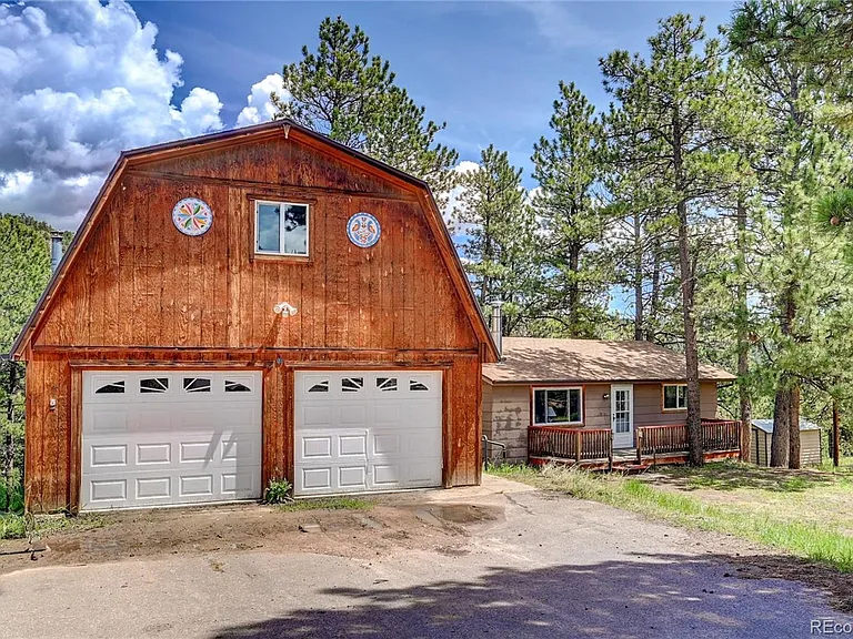 2027 Roland Dr — Photo 2