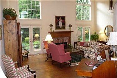 4th image of 153 Bellflower Cir