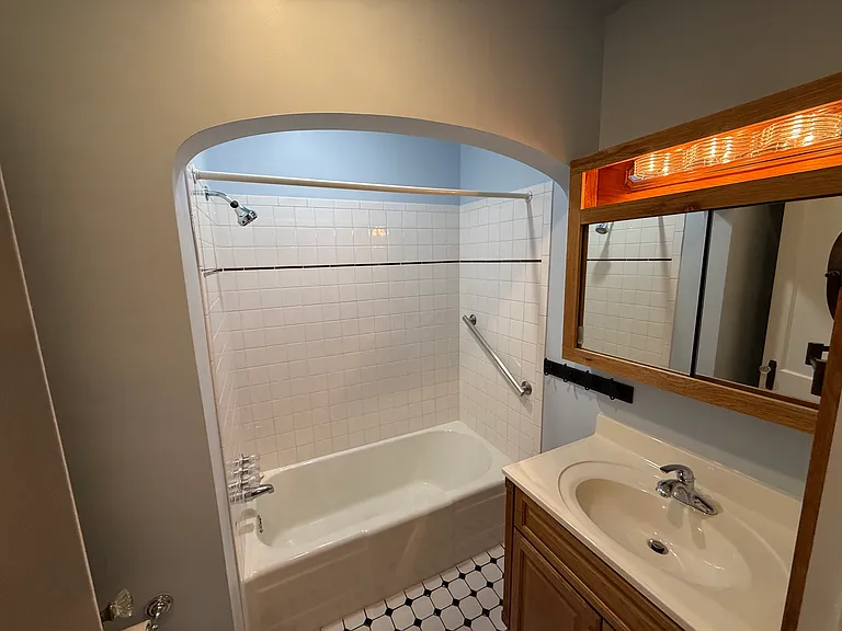 511 Simpson St #A — Photo 12