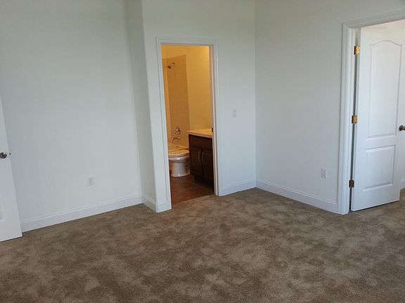 Bedroom 2 w Private Bath_02142014