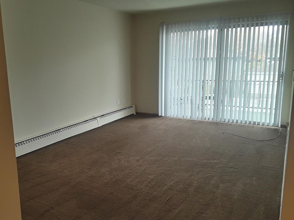1st image of 18555 Hickory Ct APT 13