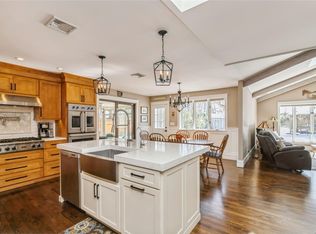 19 Loft Rd, Smithtown, NY 11787