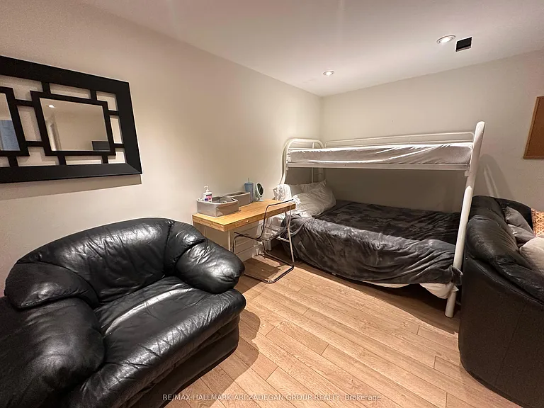 290 Gretel Dr — Photo 21