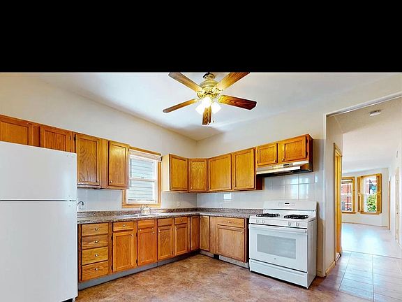 5th image of 3709 N Troy St Floor 3