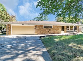 914 N Mission Rd, Wichita, KS 67206