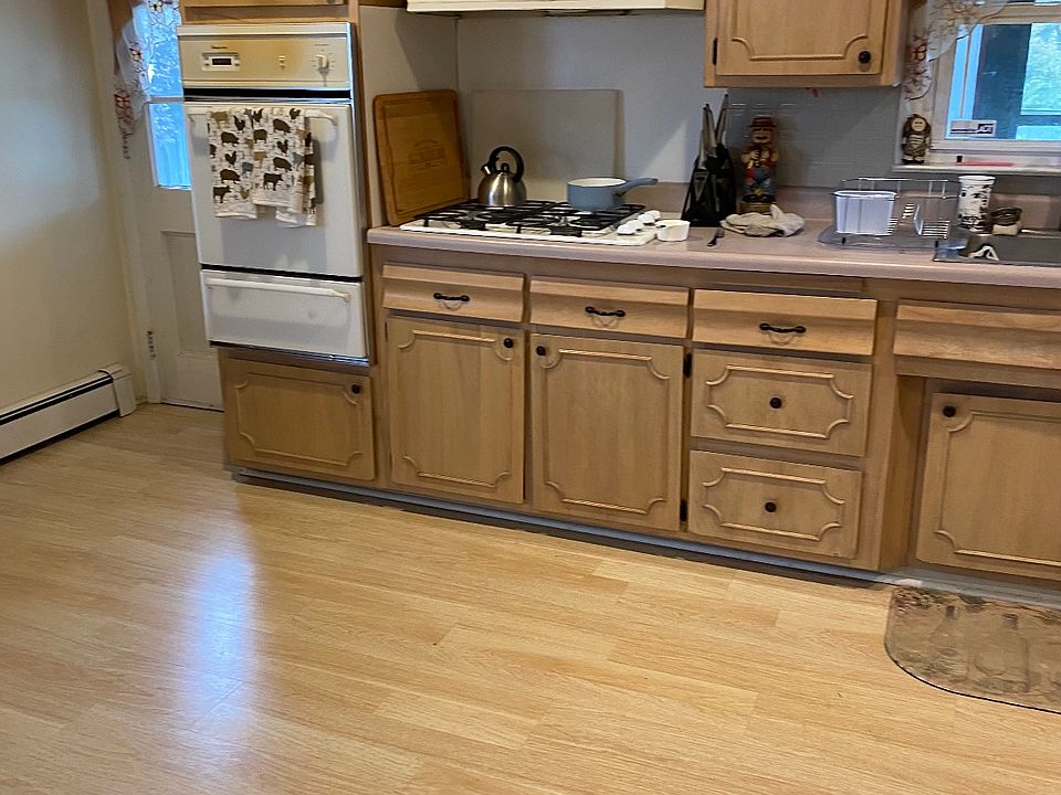 1st image of 102 Woodside Ave Floor 1