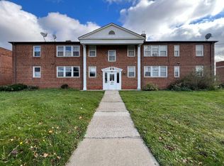 2027 Warrensville Center Rd, Cleveland, OH 44121