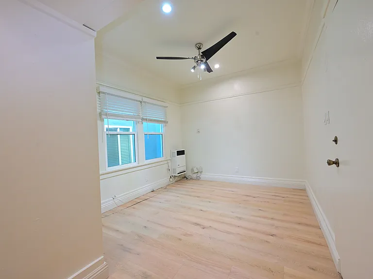 48 Navy St #3 — Photo 6