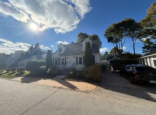 99 Robinson St, Narragansett, RI 02882