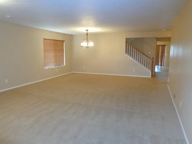3 bed, 2.5 bath, 3692 sqft, $3,555 — Photo 3
