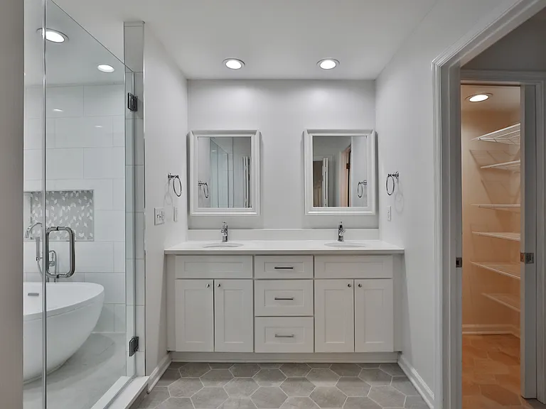 1086 Ravine Ridge Dr — Photo 47
