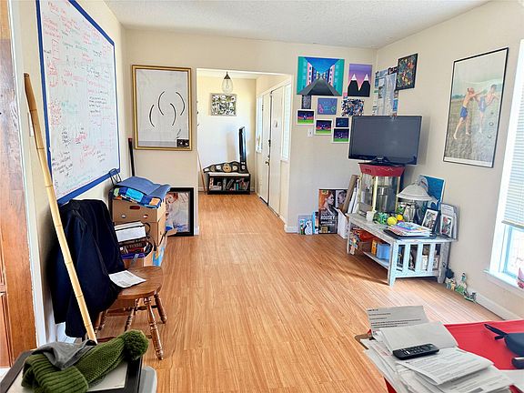 5th image of 2112 Rose Rd