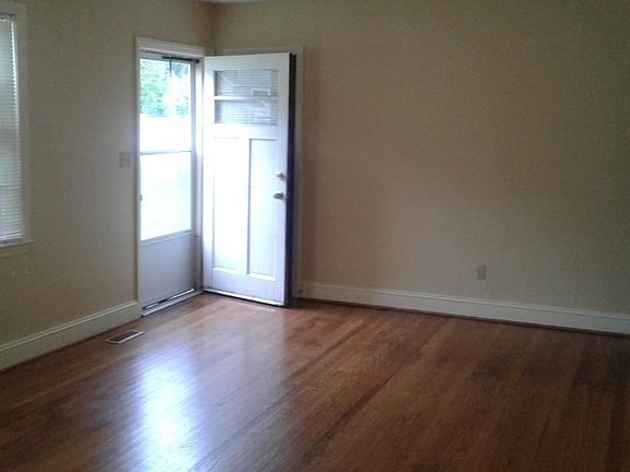 4th image of 157 Buckingham Ave