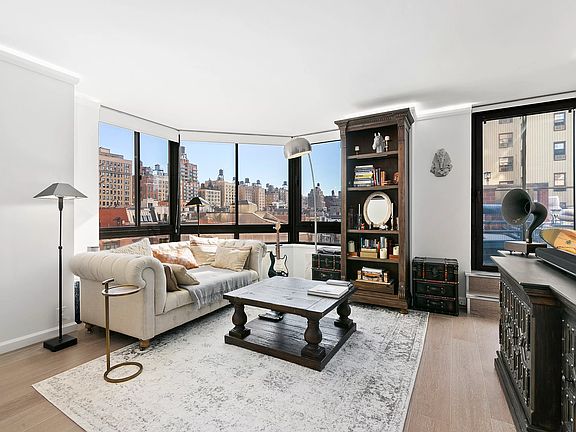2nd image of 225 W 83rd St APT 8Z