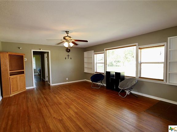 4th image of 801 Lawndale Ave