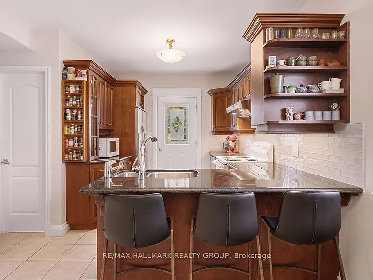 94 Marlborough Ave — Photo 15