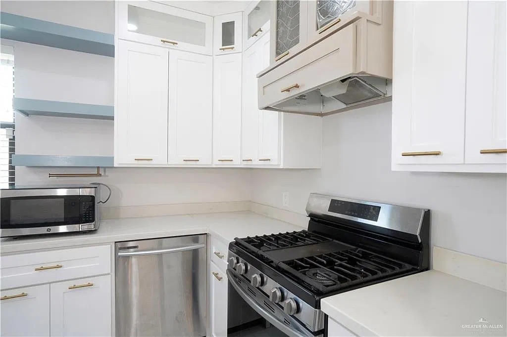 3 bed, 2.0 bath, 1486 sqft, $1,950 — Photo 4