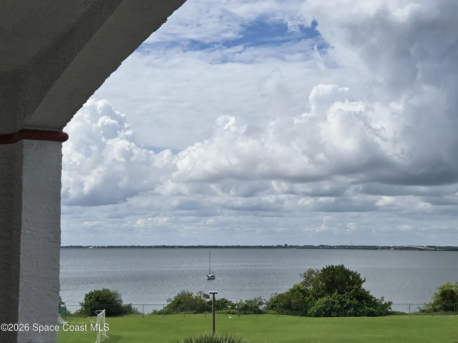 3 bed, 2.0 bath, 2348 sqft, $2,300 — Photo 3