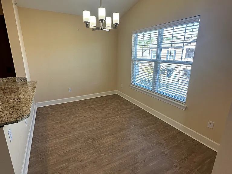 Dockside Village Apartments — Photo 102