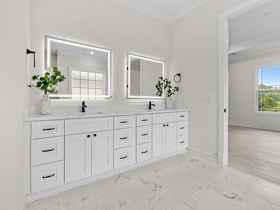 5th image of 1021 Muscovy Pl.