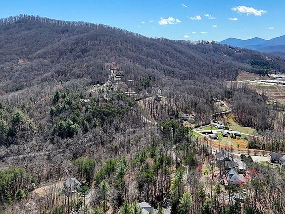 5th image of 10 Firefly Ridge Rd