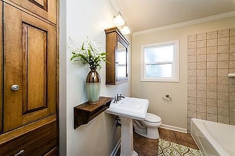 Upstairs bathroom 