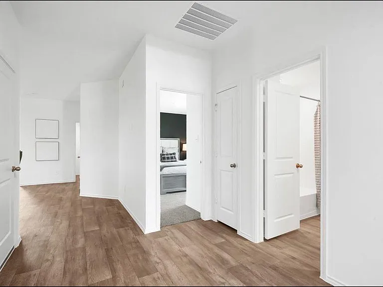4214 Freya Pointe Dr — Photo 2